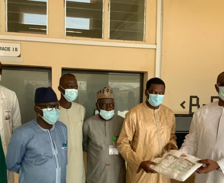 Délégation médicale et administrative de l'Hôpital Dalal Jamm aux côtés de M. Lat Diop